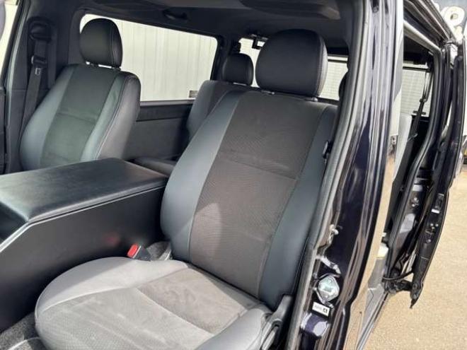 レジアスエース2.8 スーパーGL ダークプライムII ロングボディ ディーゼルターボ 4WD　415COBRA　S-6ボンネット&クリーンルック3Fリップ&ステージ2ルーフスポイラー&バッドラッカーSD-6　17インチAW　ヨコハマPARADA215/60R17　両側パワースライドドア　ETC　社外コンソールBOX 2800