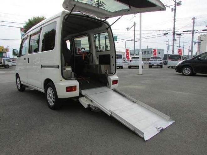 ハイゼットカーゴ スローパー(リアシートレス)+ 折り畳み補助シート 福祉車両 4WD 660