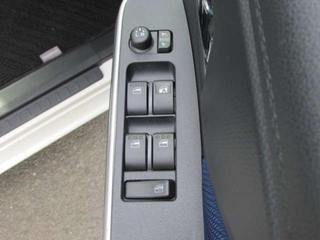 ルーミー1.0 カスタム G 4WD 両側パワースライドドア/シートヒーター/フルセグTV/ETC /バックカメラ/ドライブレコーダー/クルーズコントロール/プリクラッシュセーフティー/純正エンジンスターター 1000