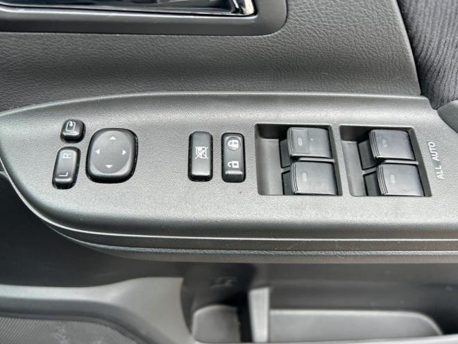 ヴェルファイア2.4ZプラチナセレクションⅡ 4WD　ローンが不安な方＜優遇ローン＞本州仕入　寒冷地仕様　両側パワースライドドア　社外ナビ 4WD