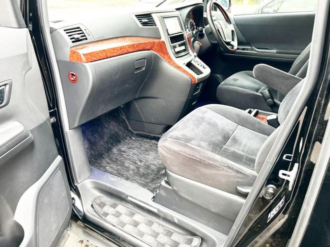 ヴェルファイア2.4ZプラチナセレクションⅡ 4WD　ローンが不安な方＜優遇ローン＞本州仕入　寒冷地仕様　両側パワースライドドア　社外ナビ 4WD