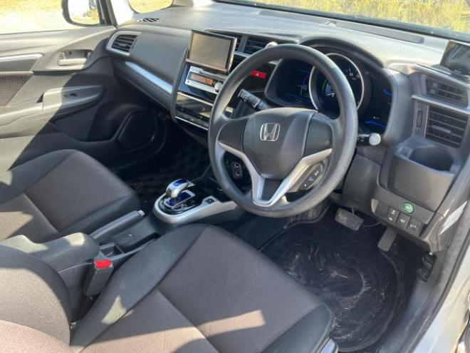 フィットハイブリッドFパッケージ 4WD 1500 5Dr