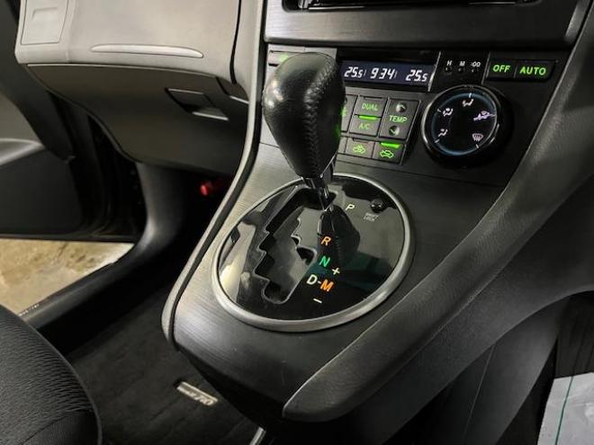 マークXジオ２４０　エアリエル　寒冷地仕様　禁煙車　ＷＡＫＯＳバリアスコーティング済　社外１７インチＡＷ　純正１６ＡＷ＋スタッドレスタイヤ付　ケンウッドナビ（フルセグ地デジ　ＤＶＤ再生　Ｂｌｕｅｔｏｏｔｈ）　ＰＵＳＨスタート　スマートキー　フロントガラス熱線　横滑り防止装置　タイミングチェーン車　ＨＩＤヘッドライト 4WD 2400 5Dr