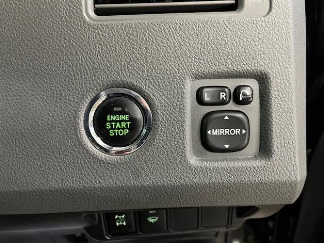 マークXジオ２４０　エアリエル　寒冷地仕様　禁煙車　ＷＡＫＯＳバリアスコーティング済　社外１７インチＡＷ　純正１６ＡＷ＋スタッドレスタイヤ付　ケンウッドナビ（フルセグ地デジ　ＤＶＤ再生　Ｂｌｕｅｔｏｏｔｈ）　ＰＵＳＨスタート　スマートキー　フロントガラス熱線　横滑り防止装置　タイミングチェーン車　ＨＩＤヘッドライト 4WD 2400 5Dr