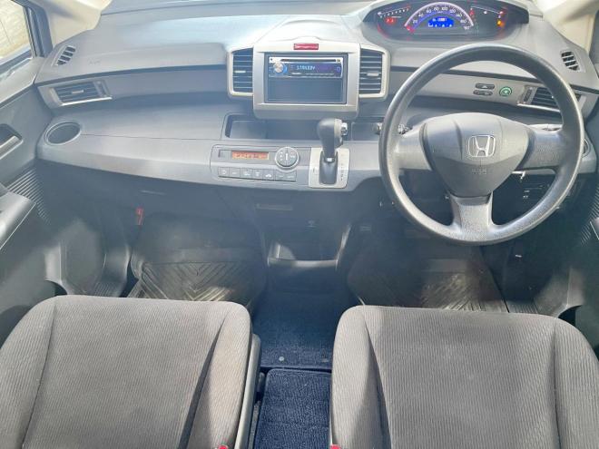 フリード1.5フレックス 4WD 5年保証 夏冬タイヤ ETC 寒冷地仕様 禁煙 車検整備2年付 修復歴無