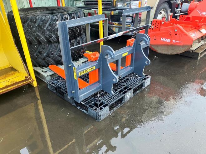 アタッチメントシブヤ製　コマツWA40～WA50用　中古パレットフォーク　K-att