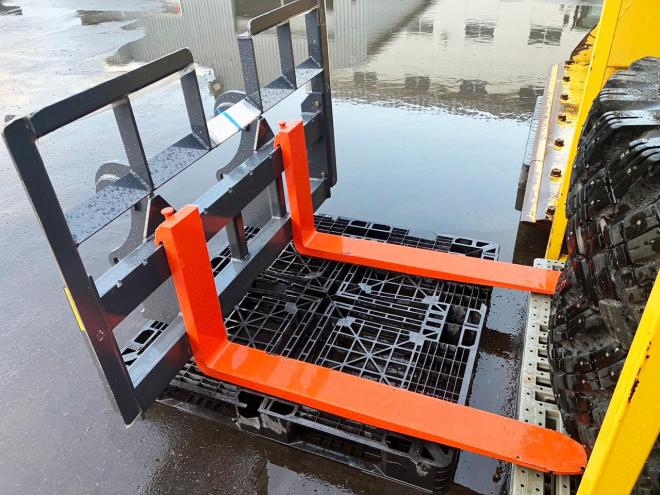 アタッチメントシブヤ製　コマツWA40～WA50用　中古パレットフォーク　K-att