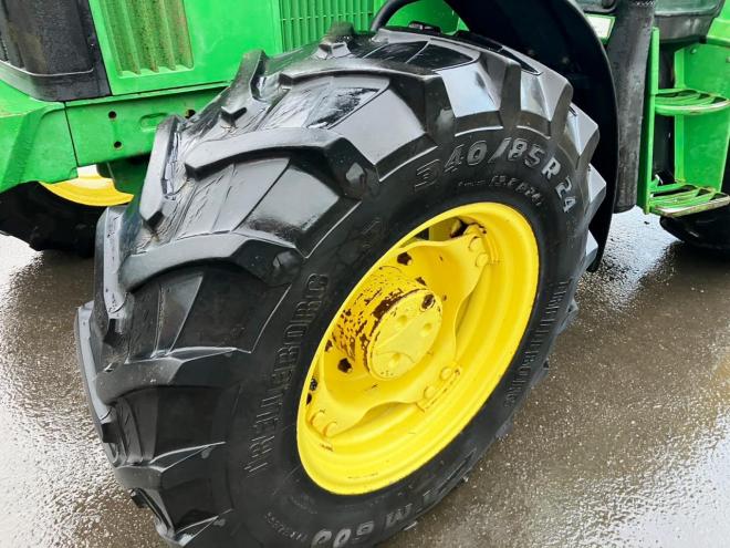 トラクタージョンディア　中古　JD6400D