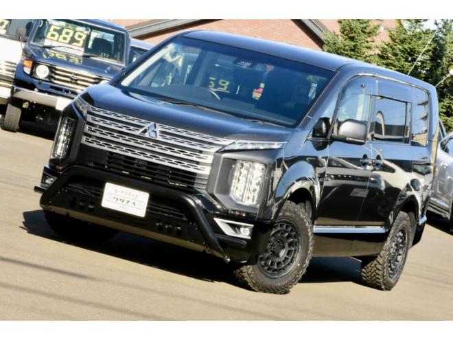 デリカD;5　４WD　本州仕入　アイガーグレーメタリック　社外アルミ　ジオランダー１６インチＭ／Ｔタイヤ　フロントガード　純正ナビ　両側電動スライドドア　パワーバックドア