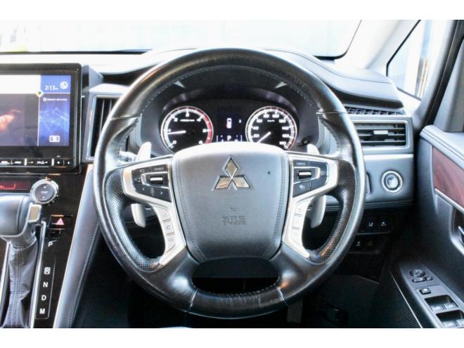 デリカD;5　４WD　本州仕入　アイガーグレーメタリック　社外アルミ　ジオランダー１６インチＭ／Ｔタイヤ　フロントガード　純正ナビ　両側電動スライドドア　パワーバックドア