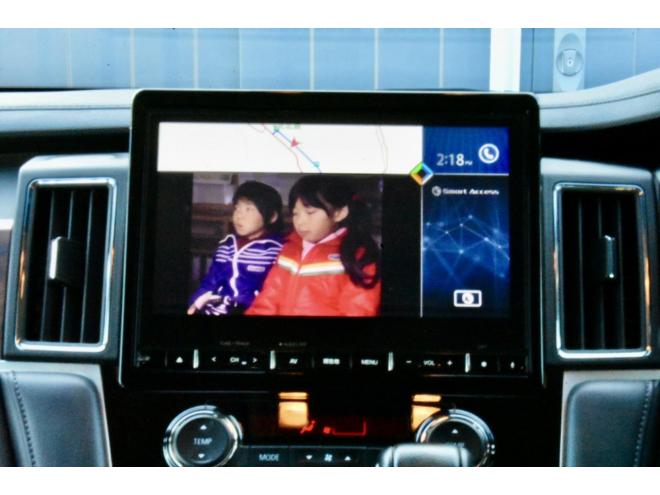 デリカD;5　４WD　本州仕入　アイガーグレーメタリック　社外アルミ　ジオランダー１６インチＭ／Ｔタイヤ　フロントガード　純正ナビ　両側電動スライドドア　パワーバックドア