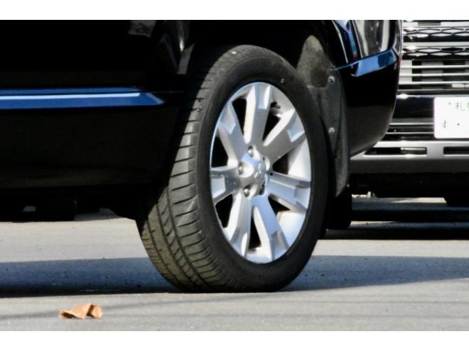 デリカD:5　４WD　Ｄパワーパッケージ　本州仕入　新品フロントガード　夏／冬タイヤ付き　両側パワースライドドア　ＥＴＣ