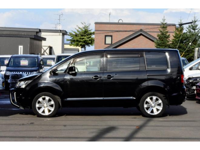 デリカD:5　４WD　Ｄパワーパッケージ　本州仕入　新品フロントガード　夏／冬タイヤ付き　両側パワースライドドア　ＥＴＣ