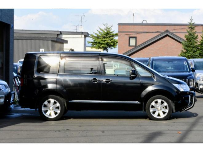 デリカD:5　４WD　Ｄパワーパッケージ　本州仕入　新品フロントガード　夏／冬タイヤ付き　両側パワースライドドア　ＥＴＣ