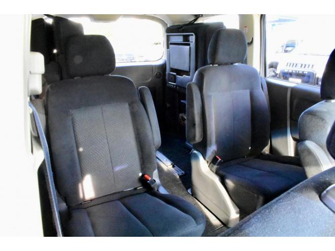 デリカD:5　４WD　Ｄパワーパッケージ　本州仕入　新品フロントガード　夏／冬タイヤ付き　両側パワースライドドア　ＥＴＣ