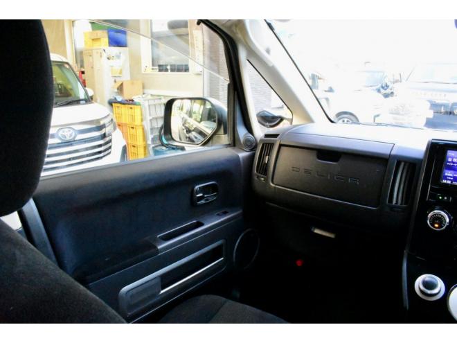 デリカD:5　４WD　Ｄパワーパッケージ　本州仕入　新品フロントガード　夏／冬タイヤ付き　両側パワースライドドア　ＥＴＣ