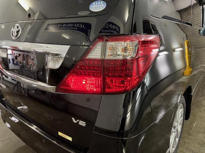 アルファード３５０Ｓ　プライムセレクションⅡ　タイプゴールド　後期型　本州仕入　禁煙車　純正１８インチＡＷ　社外１６ＡＷ＋スタッドレスタイヤ付　両側パワースライドドア　パワーバックドア　純正ＨＤＤナビ（フルセグ地デジ　ＤＶＤ再生　Ｂｌｕｅｔｏｏｔｈ）＋バックカメラ　純正リアフリップダウンモニター　シアターサウンドシステム　前後コーナーセンサー　クール＆ホットＢＯＸ　コーナーセンサー　クルーズコントロール　横滑り防止装置　ＨＩＤ　ＥＴＣ 　タイミングチェーン 4WD 3500 5Dr