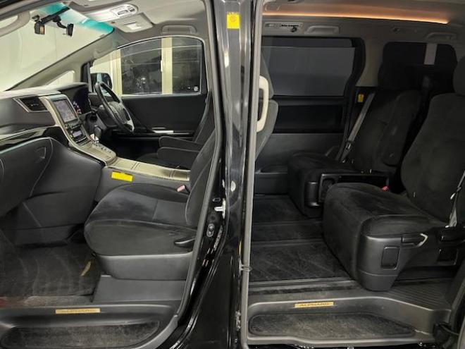 アルファード３５０Ｓ　プライムセレクションⅡ　タイプゴールド　後期型　本州仕入　禁煙車　純正１８インチＡＷ　社外１６ＡＷ＋スタッドレスタイヤ付　両側パワースライドドア　パワーバックドア　純正ＨＤＤナビ（フルセグ地デジ　ＤＶＤ再生　Ｂｌｕｅｔｏｏｔｈ）＋バックカメラ　純正リアフリップダウンモニター　シアターサウンドシステム　前後コーナーセンサー　クール＆ホットＢＯＸ　コーナーセンサー　クルーズコントロール　横滑り防止装置　ＨＩＤ　ＥＴＣ 　タイミングチェーン 4WD 3500 5Dr