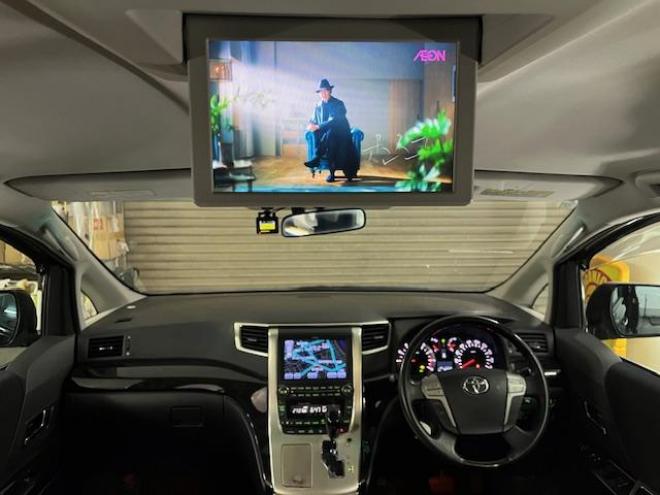 アルファード３５０Ｓ　プライムセレクションⅡ　タイプゴールド　後期型　本州仕入　禁煙車　純正１８インチＡＷ　社外１６ＡＷ＋スタッドレスタイヤ付　両側パワースライドドア　パワーバックドア　純正ＨＤＤナビ（フルセグ地デジ　ＤＶＤ再生　Ｂｌｕｅｔｏｏｔｈ）＋バックカメラ　純正リアフリップダウンモニター　シアターサウンドシステム　前後コーナーセンサー　クール＆ホットＢＯＸ　コーナーセンサー　クルーズコントロール　横滑り防止装置　ＨＩＤ　ＥＴＣ 　タイミングチェーン 4WD 3500 5Dr