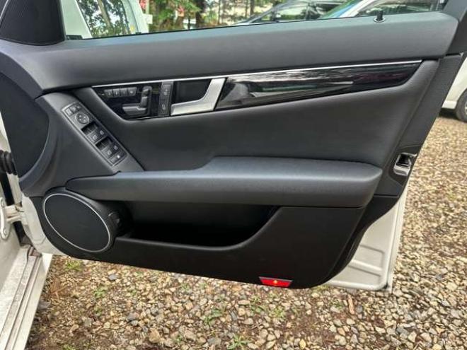 ベンツCクラス C180 アバンギャルド クルーズコントロール ABS ナビTV バックカメラ ETC 革シート キーレス パワステ パワーウィンドウ 電動シート 横滑り防止装置 盗難防止装置 正規輸入車 2WD 1800