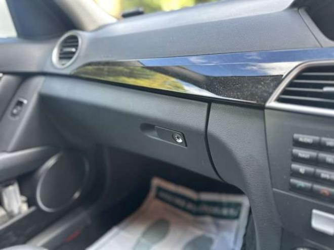 ベンツCクラス C180 アバンギャルド クルーズコントロール ABS ナビTV バックカメラ ETC 革シート キーレス パワステ パワーウィンドウ 電動シート 横滑り防止装置 盗難防止装置 正規輸入車 2WD 1800