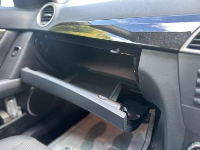 ベンツCクラス C180 アバンギャルド クルーズコントロール ABS ナビTV バックカメラ ETC 革シート キーレス パワステ パワーウィンドウ 電動シート 横滑り防止装置 盗難防止装置 正規輸入車 2WD 1800