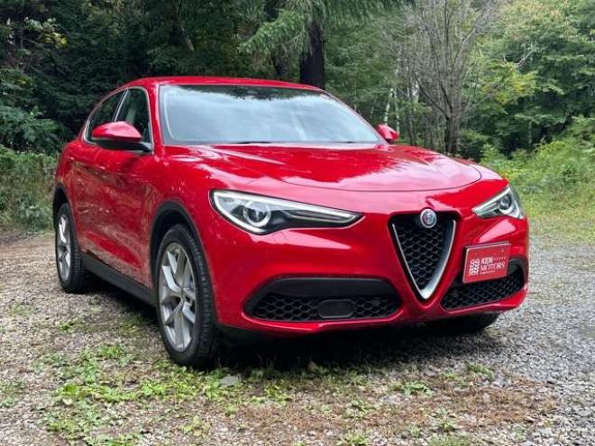 アルファロメオステルヴィオ ファースト エディション 4WD　ターボ　パワステ　パワーウィンドウ　白革シート　純正アルミ　ABS　キーレス　ディーラー車　オーディオハーマン　リアパワーゲート　シートヒーター　ETC　クルーズコントロール 正規輸入車 2000