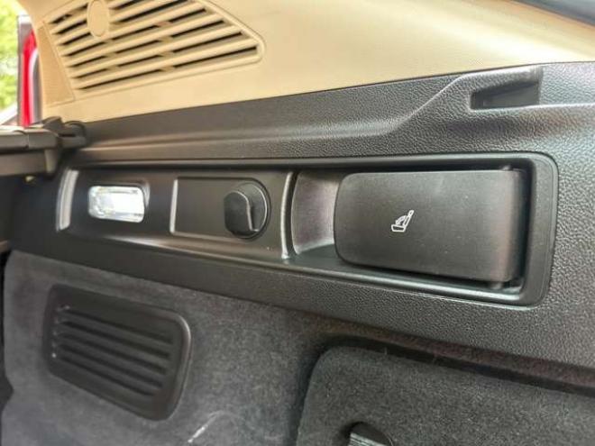 アルファロメオステルヴィオ ファースト エディション 4WD　ターボ　パワステ　パワーウィンドウ　白革シート　純正アルミ　ABS　キーレス　ディーラー車　オーディオハーマン　リアパワーゲート　シートヒーター　ETC　クルーズコントロール 正規輸入車 2000