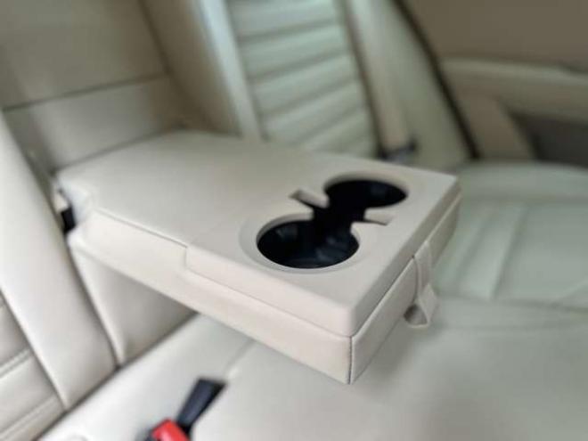 アルファロメオステルヴィオ ファースト エディション 4WD　ターボ　パワステ　パワーウィンドウ　白革シート　純正アルミ　ABS　キーレス　ディーラー車　オーディオハーマン　リアパワーゲート　シートヒーター　ETC　クルーズコントロール 正規輸入車 2000