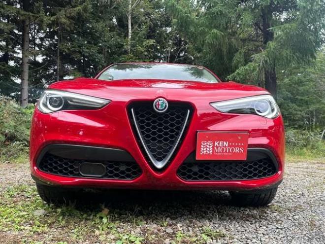 アルファロメオステルヴィオ ファースト エディション 4WD　ターボ　パワステ　パワーウィンドウ　白革シート　純正アルミ　ABS　キーレス　ディーラー車　オーディオハーマン　リアパワーゲート　シートヒーター　ETC　クルーズコントロール 正規輸入車 2000