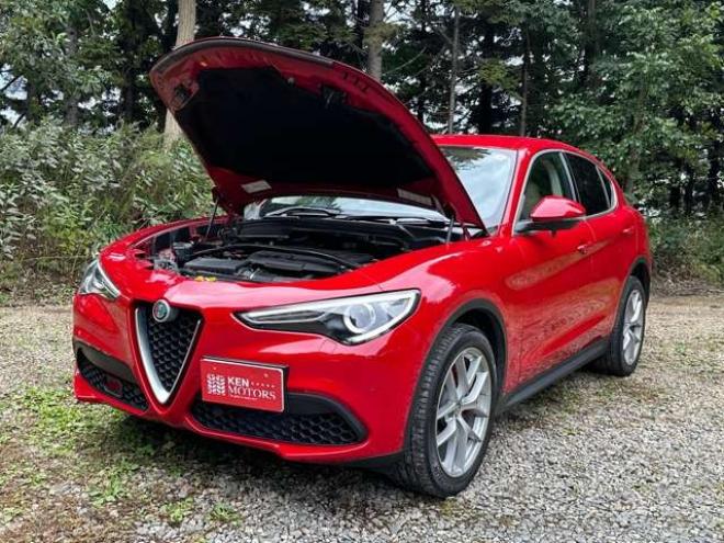 アルファロメオステルヴィオ ファースト エディション 4WD　ターボ　パワステ　パワーウィンドウ　白革シート　純正アルミ　ABS　キーレス　ディーラー車　オーディオハーマン　リアパワーゲート　シートヒーター　ETC　クルーズコントロール 正規輸入車 2000