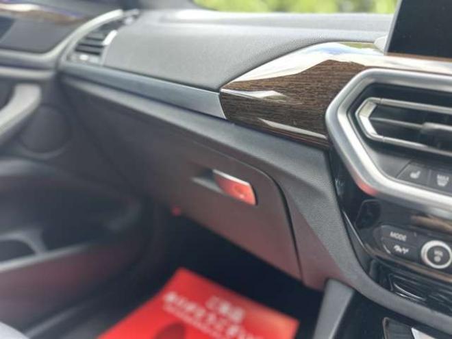 BMWX3 xドライブ20d Mスポーツ ディーゼルターボ 4WD　マイナー後　電動シート　電動リアゲート　TVナビ　バックカメラ　パワステ　パワーウィンドウ　シートヒーター　ETC　アルミホイール　盗難防止装置　ABS　クルーズコントロール 正規輸入車 2000