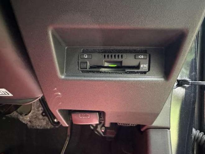 ジムニーシエラ1.5 JC 4WD　パワステ　パワーウィンドウ　社外ナビ　社外アルミ　ABS　キーレス　ワンオーナー　ETC　ドライブレコーダー　リフトアップ　横滑り防止装置　盗難防止装置　シートヒーター 1500