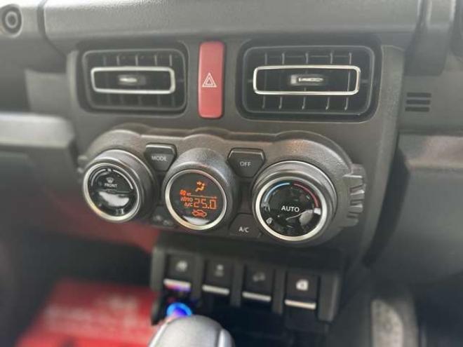 ジムニーシエラ1.5 JC 4WD　パワステ　パワーウィンドウ　社外ナビ　社外アルミ　ABS　キーレス　ワンオーナー　ETC　ドライブレコーダー　リフトアップ　横滑り防止装置　盗難防止装置　シートヒーター 1500