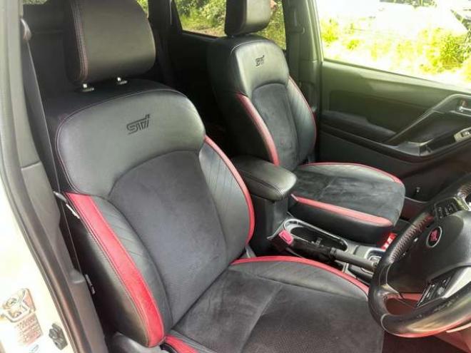 フォレスター2.0 tS 4WD　300台限定車/ターボ/社外ナビ/Bカメラ/電動リアゲート 2000