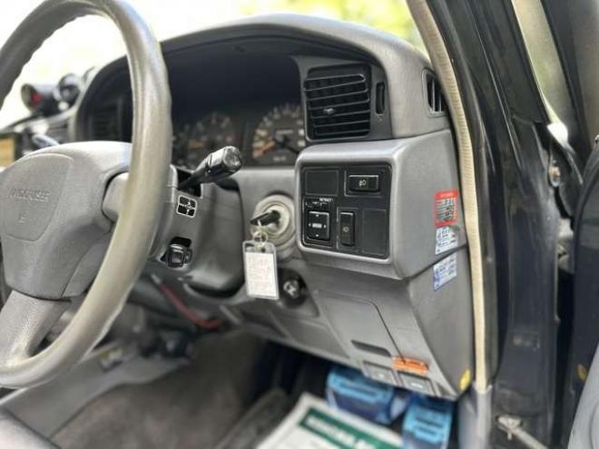 ランドクルーザー80 4.2 VXリミテッド EGR装着車 ディーゼルターボ 4WD　リフトアップ　社外バンパー　3連メーター　サンルーフ　キーレス　クルーズコントロール　ETC　パワステ　パワーウィンドウ　社外ナビ　社外アルミ　キーレスエントリー 4200