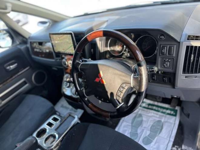 デリカD:5 2.4 シャモニー 4WD ミラーモニタ/ETC/シートヒータ/社外ナビ 2400