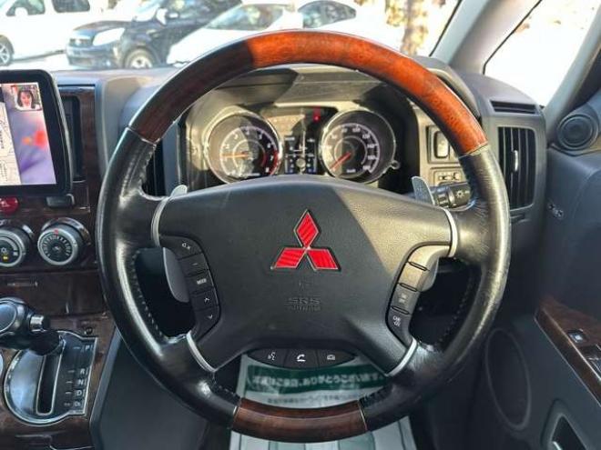 デリカD:5 2.4 シャモニー 4WD ミラーモニタ/ETC/シートヒータ/社外ナビ 2400