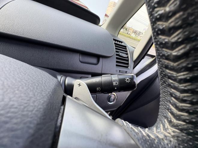 ヴォクシーVOXY 4WD ZS煌Ⅲ本州仕入　お洒落なスマートキー（スペアーアリ）　両側パワースライドドア　レザーハーフシート　8人乗　ビルトインETC　フルセグナビ　バックカメラ　オーバーヘットコンソール　純正アルミ　フォグランプ　スタットレスホイル付　全磨き済　　エンジンオイル交換CVTオイル交換 4WD 2000 5Dr