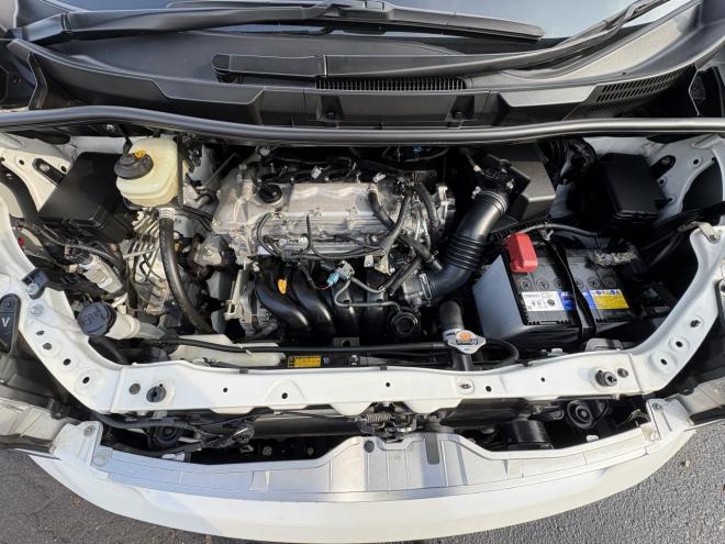 ヴォクシーVOXY 4WD ZS煌Ⅲ本州仕入　お洒落なスマートキー（スペアーアリ）　両側パワースライドドア　レザーハーフシート　8人乗　ビルトインETC　フルセグナビ　バックカメラ　オーバーヘットコンソール　純正アルミ　フォグランプ　スタットレスホイル付　全磨き済　　エンジンオイル交換CVTオイル交換 4WD 2000 5Dr