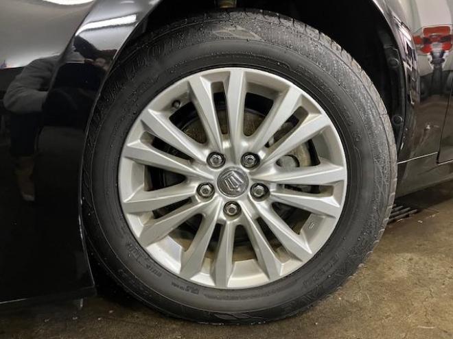 クラウンロイヤルサルーン　ｉ－Ｆｏｕｒ　本州仕入　禁煙車　ＷＡＫＯＳバリアスコーティング済　純正１６インチＡＷ　純正１６ＡＷ＋スタッドレスタイヤ付　純正ナビ（フルセグ地デジ　ＤＶＤ再生　Ｂｌｕｅｔｏｏｔｈ）＋バックカメラ　ＨＩＤヘッドライト　クルーズコントロール　ミラーヒーター　両席パワーシート　ビルトインＥＴＣ 4WD 2500 4Dr