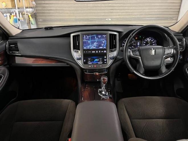 クラウンロイヤルサルーン　ｉ－Ｆｏｕｒ　本州仕入　禁煙車　ＷＡＫＯＳバリアスコーティング済　純正１６インチＡＷ　純正１６ＡＷ＋スタッドレスタイヤ付　純正ナビ（フルセグ地デジ　ＤＶＤ再生　Ｂｌｕｅｔｏｏｔｈ）＋バックカメラ　ＨＩＤヘッドライト　クルーズコントロール　ミラーヒーター　両席パワーシート　ビルトインＥＴＣ 4WD 2500 4Dr