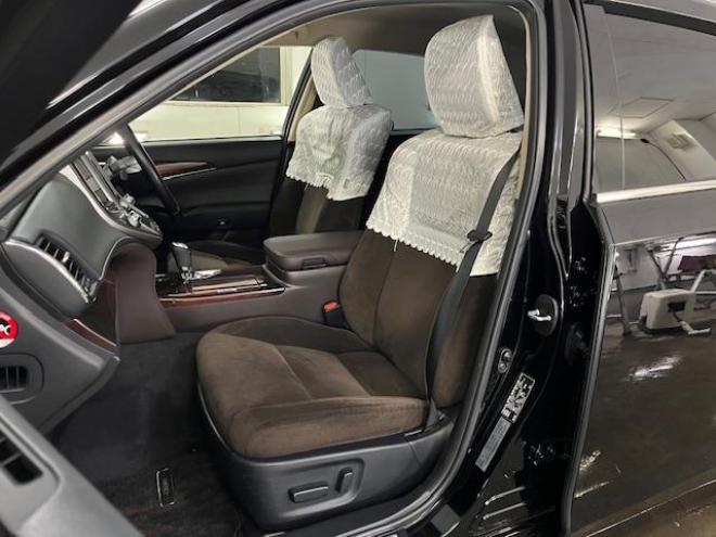 クラウンロイヤルサルーン　ｉ－Ｆｏｕｒ　本州仕入　禁煙車　ＷＡＫＯＳバリアスコーティング済　純正１６インチＡＷ　純正１６ＡＷ＋スタッドレスタイヤ付　純正ナビ（フルセグ地デジ　ＤＶＤ再生　Ｂｌｕｅｔｏｏｔｈ）＋バックカメラ　ＨＩＤヘッドライト　クルーズコントロール　ミラーヒーター　両席パワーシート　ビルトインＥＴＣ 4WD 2500 4Dr