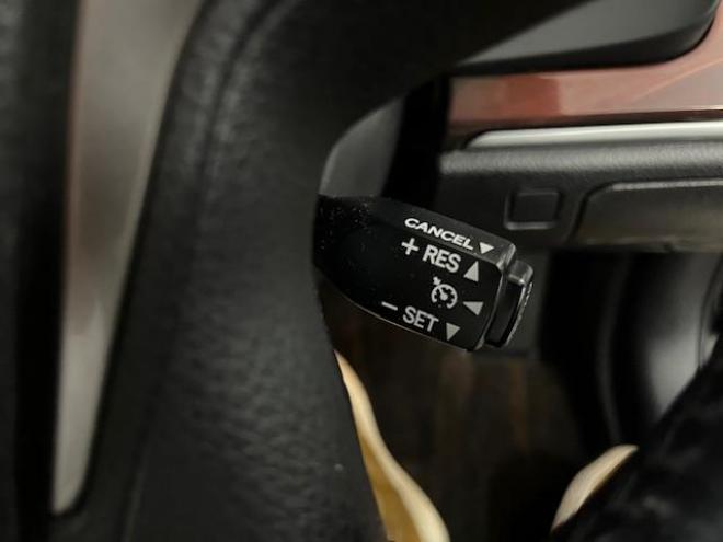 クラウンロイヤルサルーン　ｉ－Ｆｏｕｒ　本州仕入　禁煙車　ＷＡＫＯＳバリアスコーティング済　純正１６インチＡＷ　純正１６ＡＷ＋スタッドレスタイヤ付　純正ナビ（フルセグ地デジ　ＤＶＤ再生　Ｂｌｕｅｔｏｏｔｈ）＋バックカメラ　ＨＩＤヘッドライト　クルーズコントロール　ミラーヒーター　両席パワーシート　ビルトインＥＴＣ 4WD 2500 4Dr