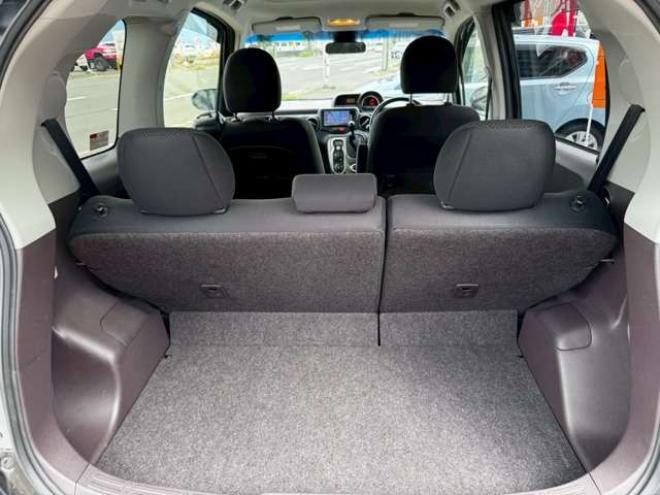 スペイド1.5 G 4WD　トヨタセーフティセンス　プッシュスタート　ナビ　バックカメラ　フルセグTV シートヒーター　ステアリングヒーター　ワイパーデアイサー　パワースライドドア 1500