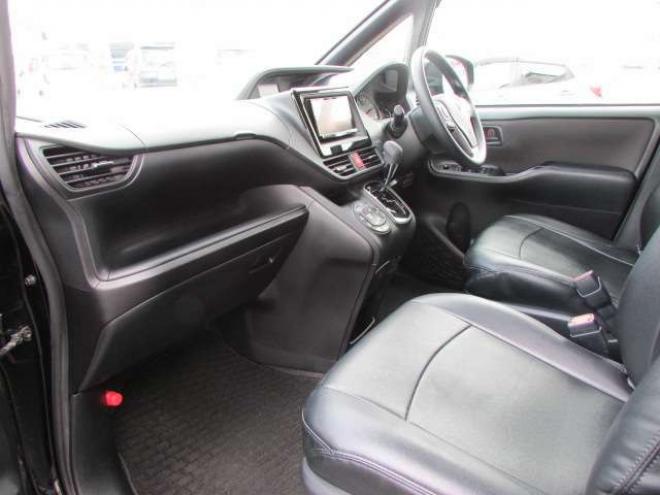 ヴォクシー2.0 X 4WD トヨタセーフティセンス/LEDヘッドライト/両側パワースライドドア/ETC/社外ナビ/フルセグTV/バックカメラ/スマートキー一体式エンジンスターター 2000