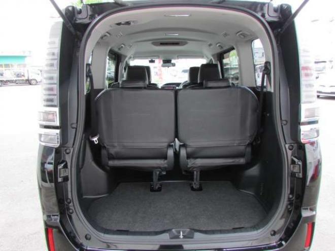 ヴォクシー2.0 X 4WD トヨタセーフティセンス/LEDヘッドライト/両側パワースライドドア/ETC/社外ナビ/フルセグTV/バックカメラ/スマートキー一体式エンジンスターター 2000