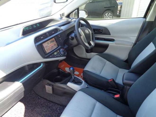 アクア1.5 S ワンオーナー スマートキー 純正エンスタ 純正ナビ 2WD 1500