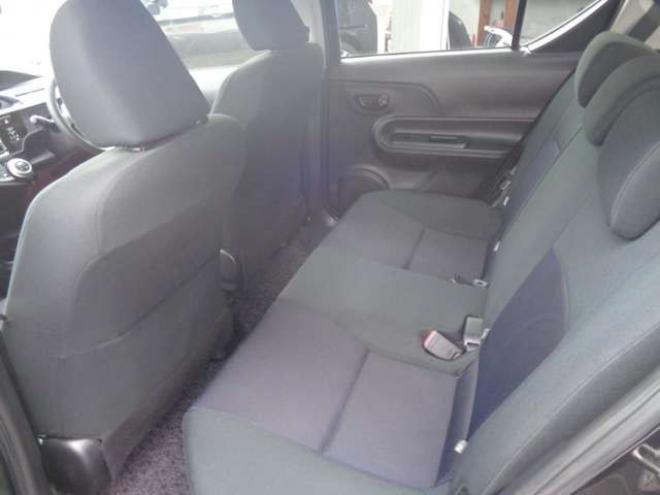 アクア1.5 S スマートキー 純正ナビ バックカメラ 2WD 1500