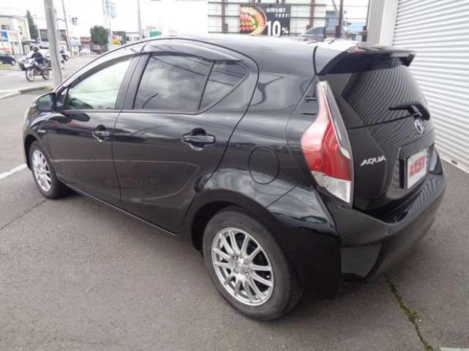 アクア1.5 S スマートキー 純正ナビ バックカメラ 2WD 1500